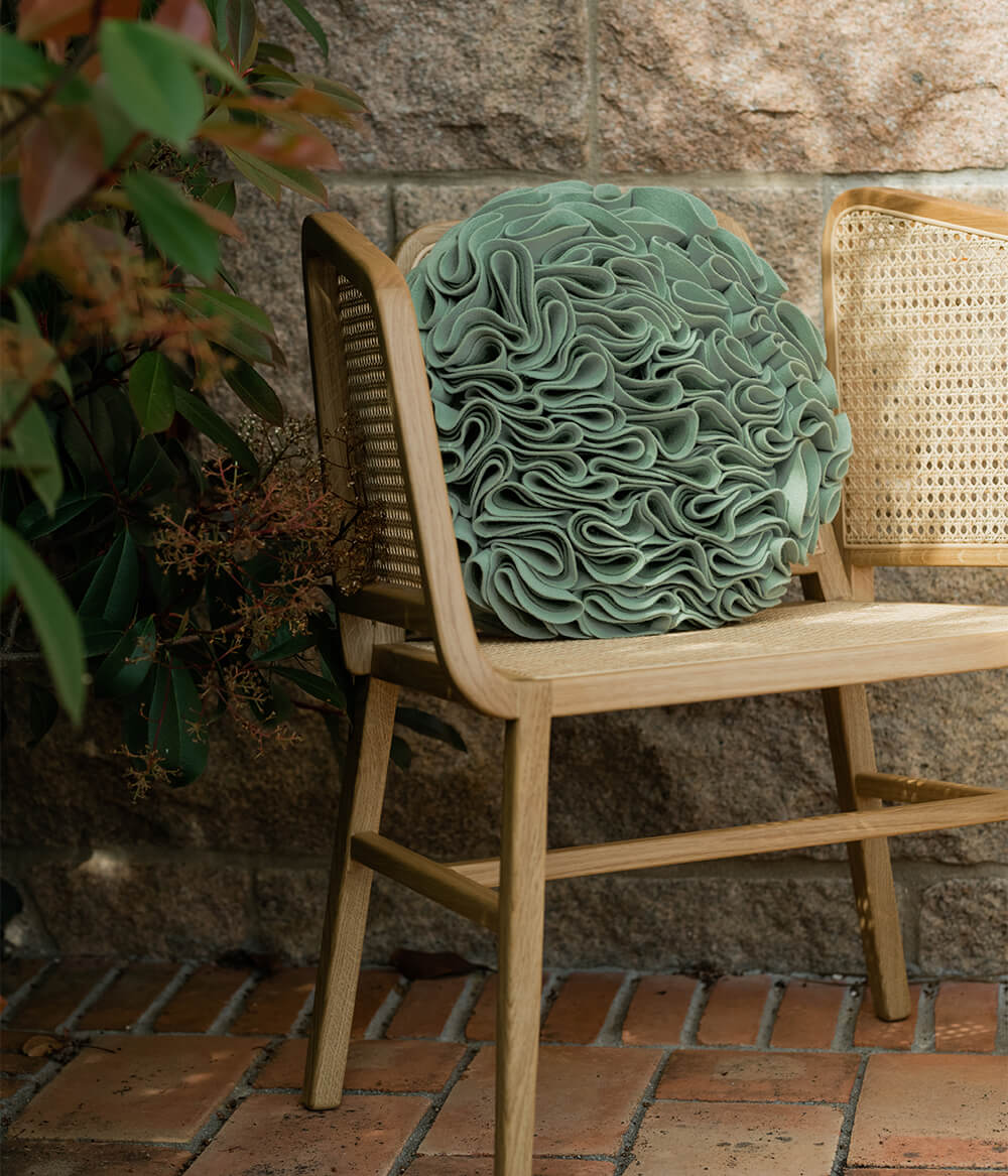 Folhos Round Cushion