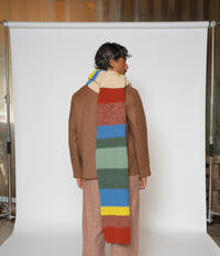 Gestreifter Strickschal