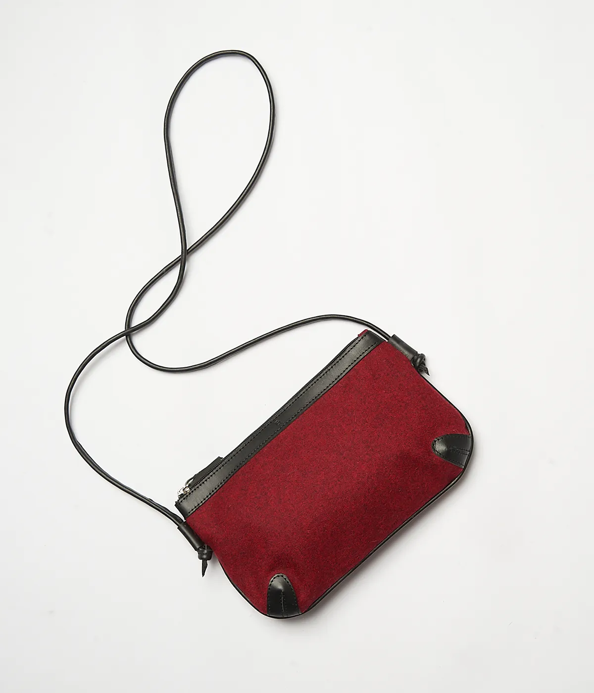 Shoulder strap clutch